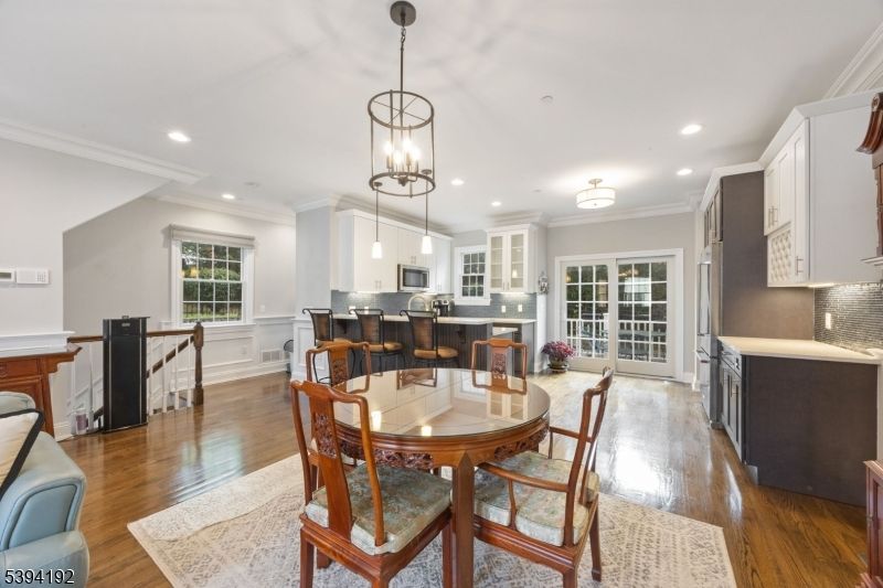 Dining room, Interior, Kitchen, Pendant Lights, Recessed Lighting, Wood Texture Flooring