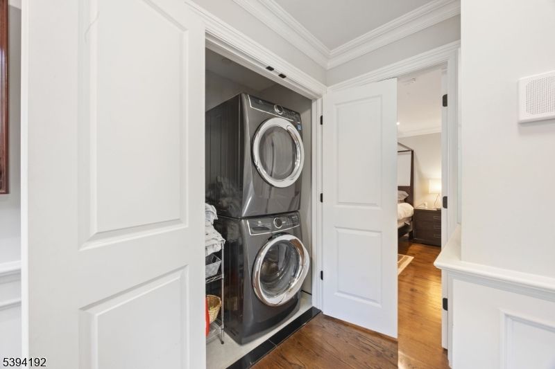 Interior, Recessed Lighting, Utility Closets, Washer, Wood Texture Flooring