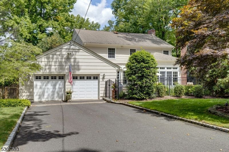 Attached, Exterior, Facade, Georgian