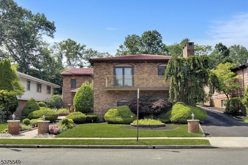 Exterior, Facade, Brick Facade, Mediterranean