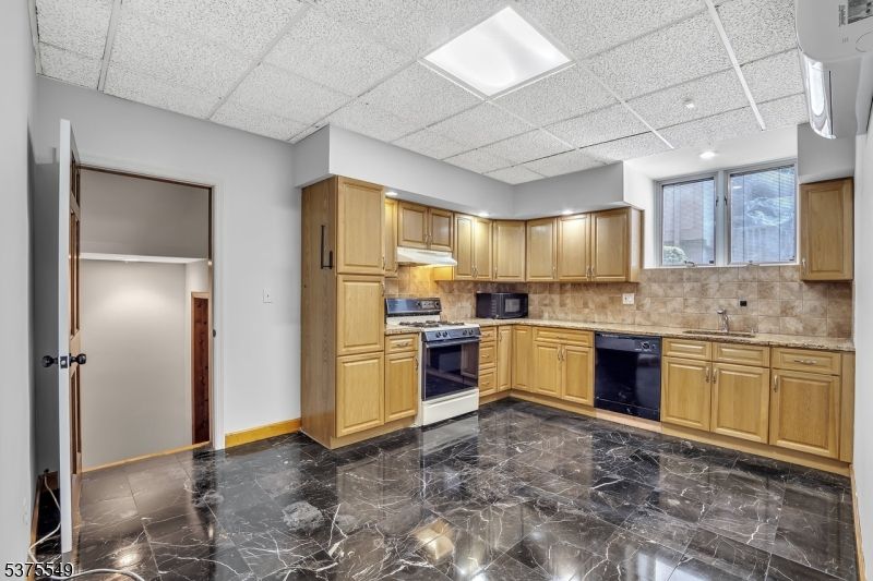 Interior, Kitchen, Marble, Recessed Lighting