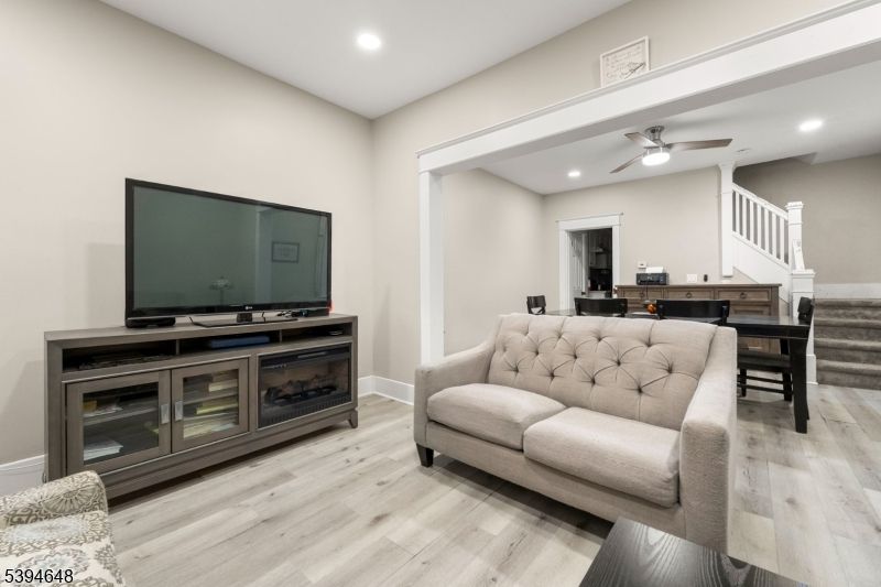 Interior, Recessed Lighting, Wood Texture Flooring