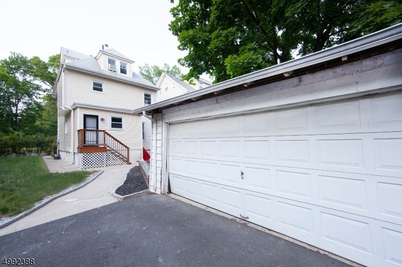 Detached Garage, Exterior