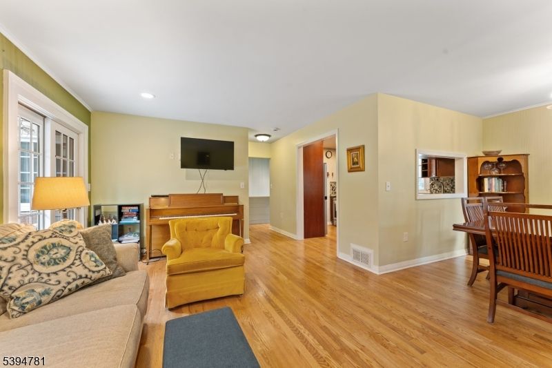 Dining room, Interior, Living room, Recessed Lighting, Wood Texture Flooring