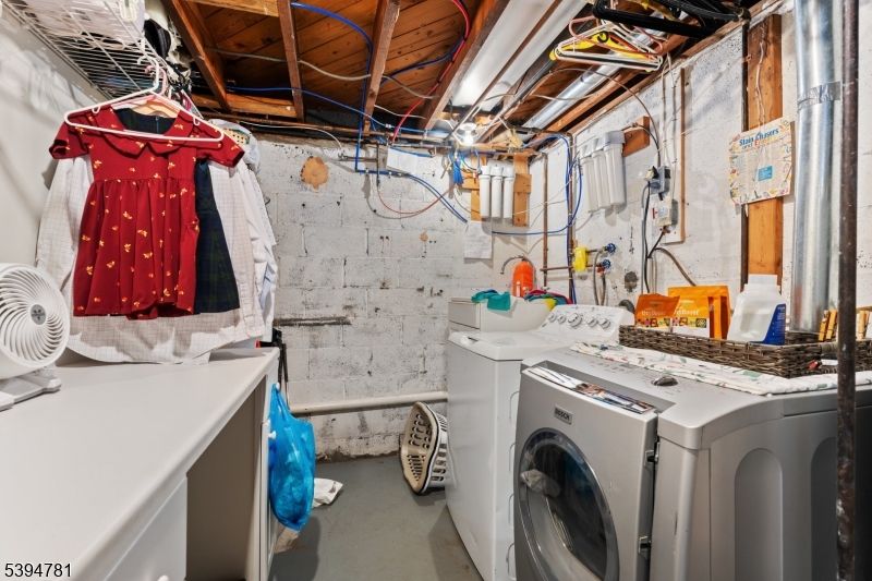 Interior, Washer, Wooden Beams, Wooden Ceilings
