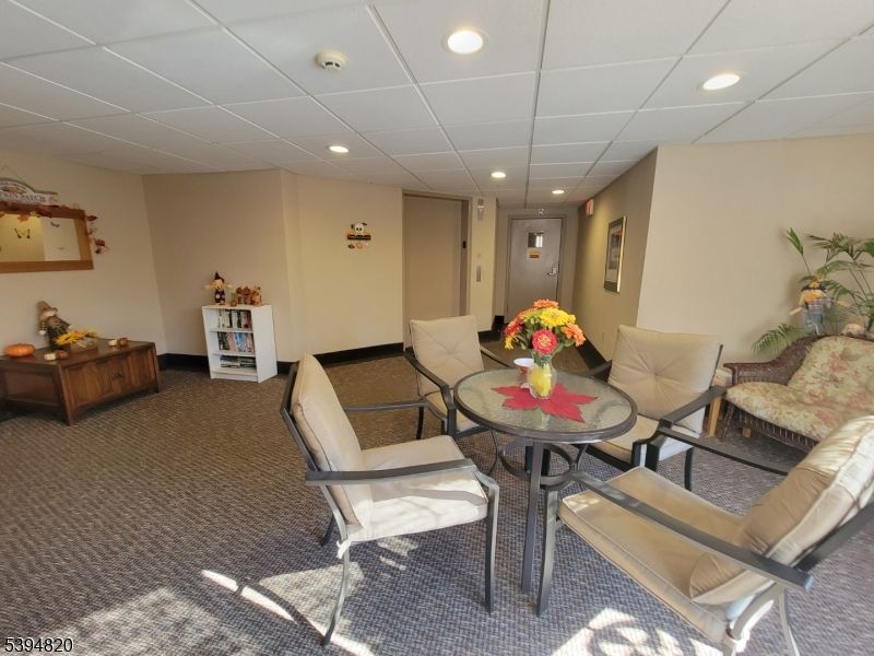 Dining room, Interior, Recessed Lighting