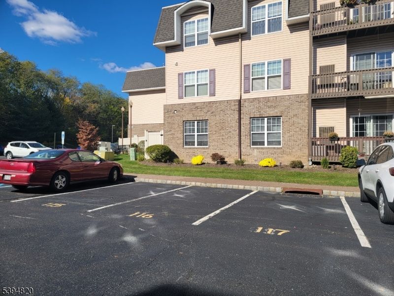 Exterior, Facade, Brick Facade, Rowhouse