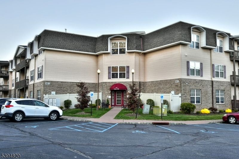 Exterior, Facade, Brick Facade, Rowhouse