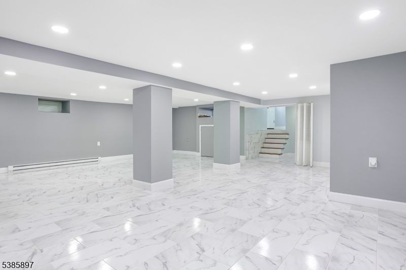 Empty room, Interior, Marble, Recessed Lighting