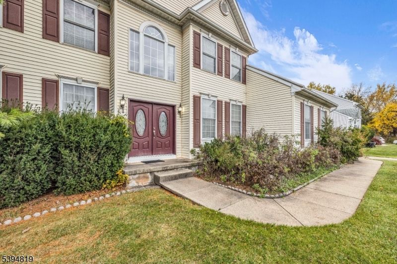 Exterior, Facade, Queen Anne Victorian