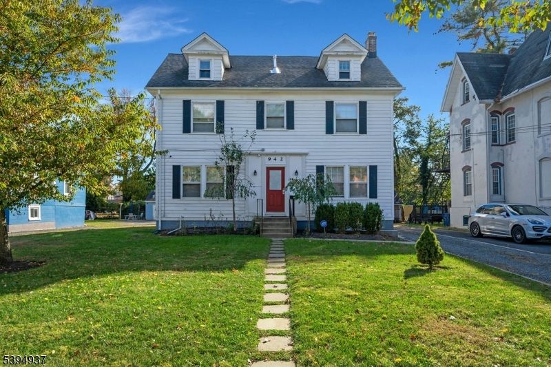 Exterior, Facade, Georgian