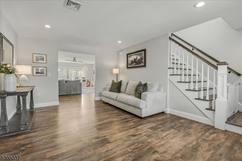 Interior, Recessed Lighting, Wood Texture Flooring