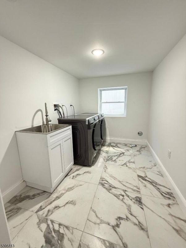 Interior, Marble, Recessed Lighting, Washer