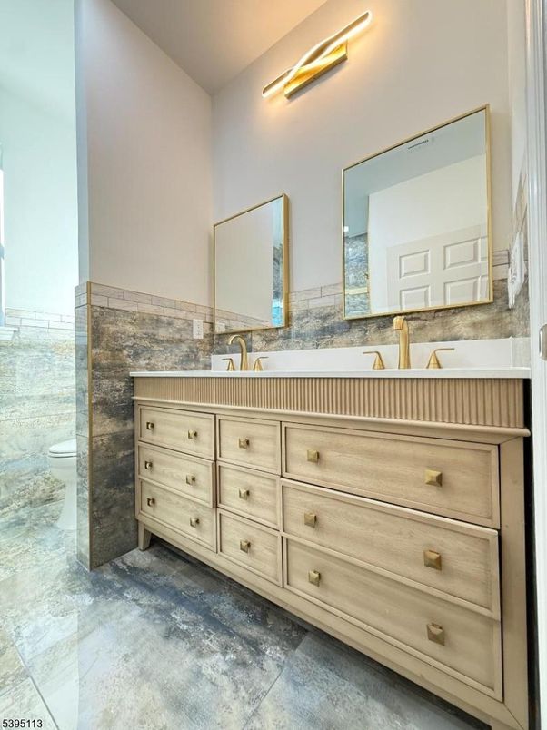 Bathroom, Dual Sink Vanities, Interior