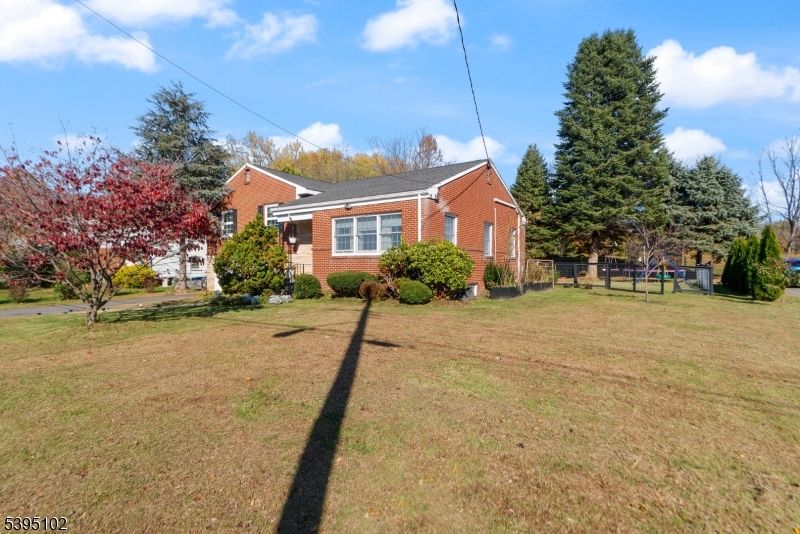 Backyard, Exterior, Facade, Brick Facade, Cape Cod