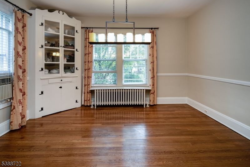 Chandelier, Empty room, Interior, Wood Texture Flooring