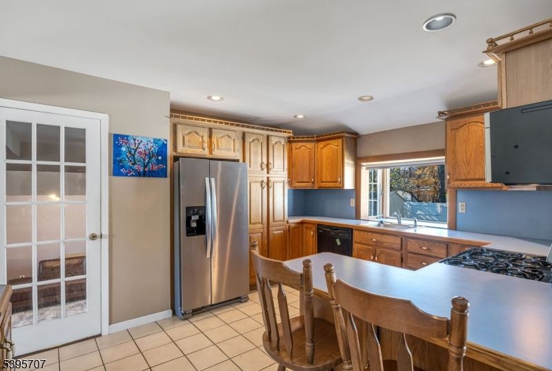 Dining room, Interior, Kitchen, Recessed Lighting