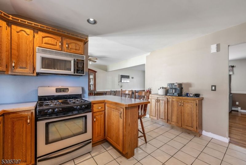 Dining room, Interior, Kitchen, Recessed Lighting, Wood Texture Flooring