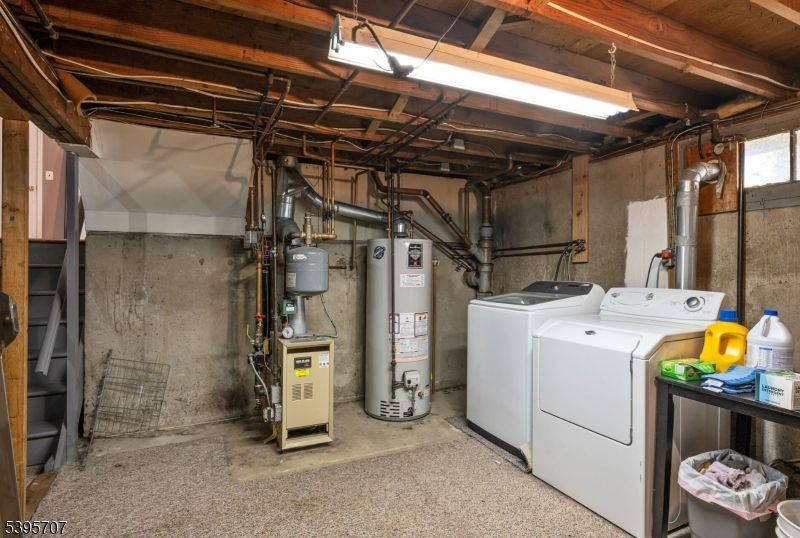Interior, Washer, Wooden Beams