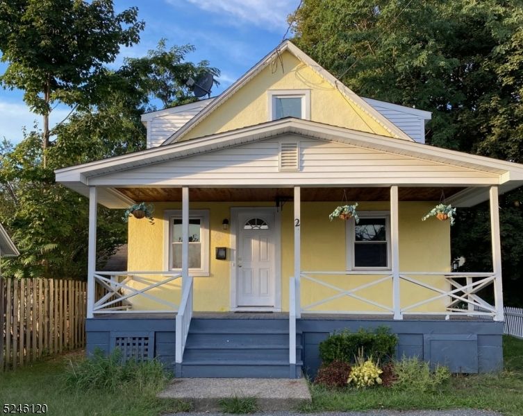 Exterior, Facade, None