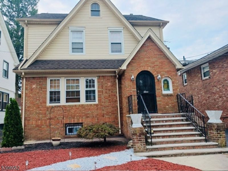 Exterior, Facade, Brick Facade, Brick Traditional