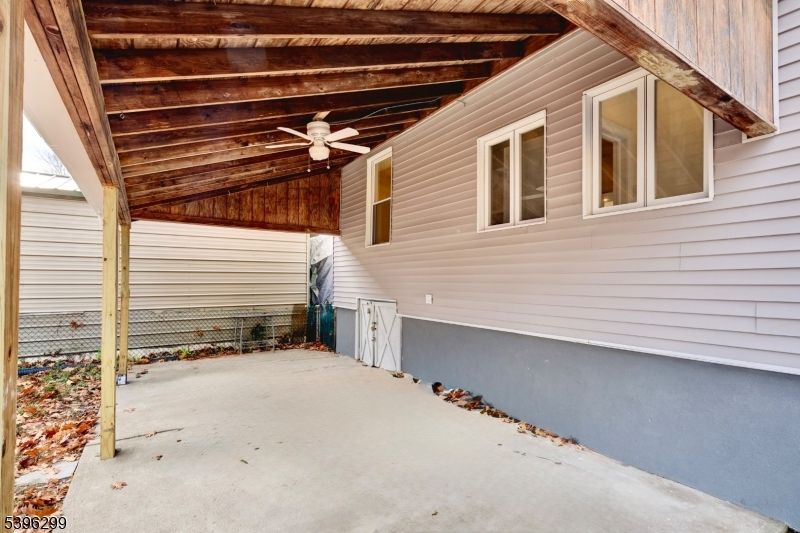 Exterior, Wooden Beams