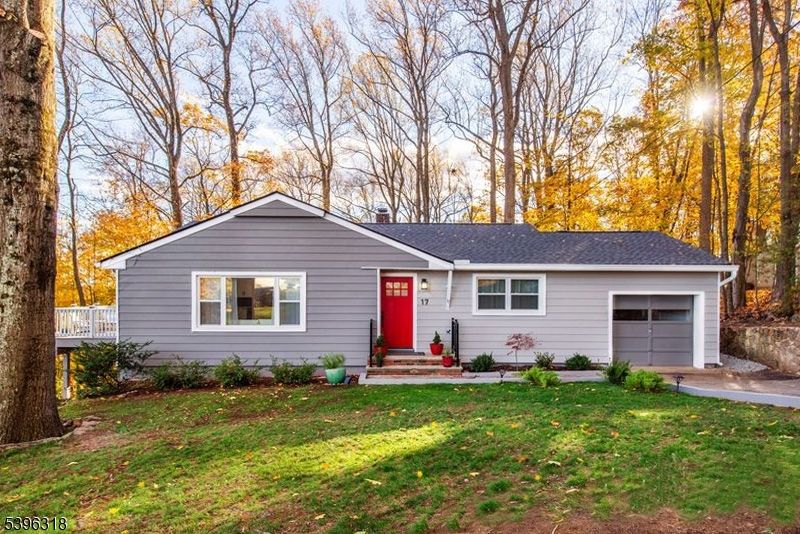 Attached, Exterior, Facade, Ranch