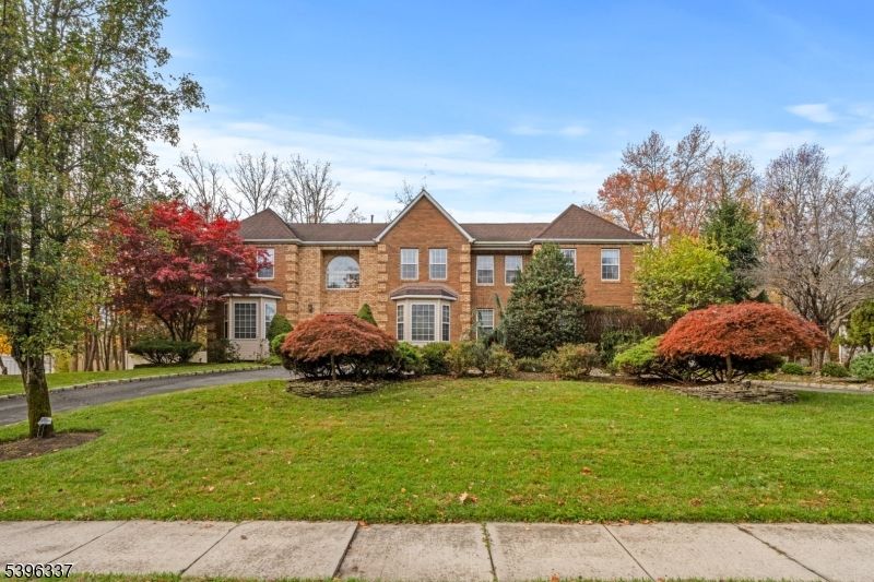 Backyard, Exterior, Facade, Brick Facade, Brick Traditional