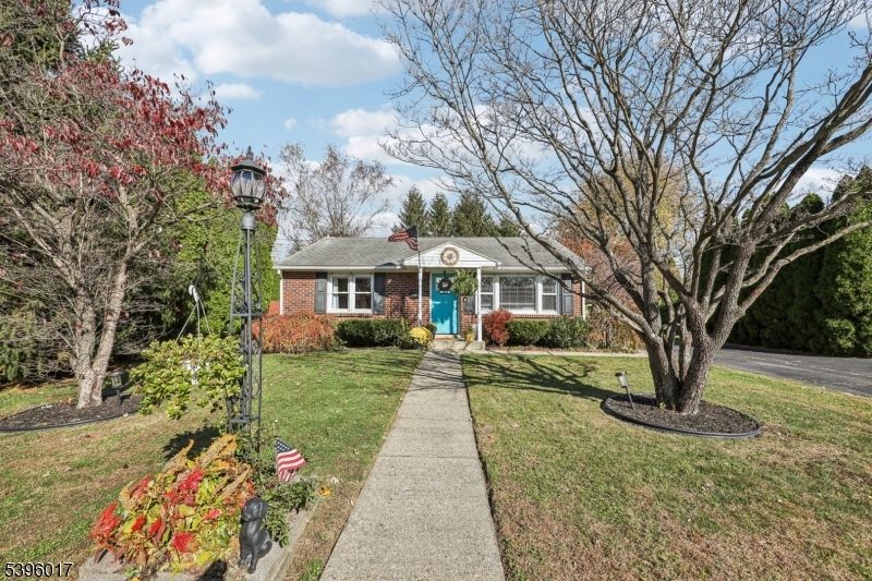 Exterior, Facade, Brick Facade, Cape Cod