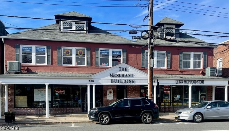 Exterior, Facade, American Foursquare