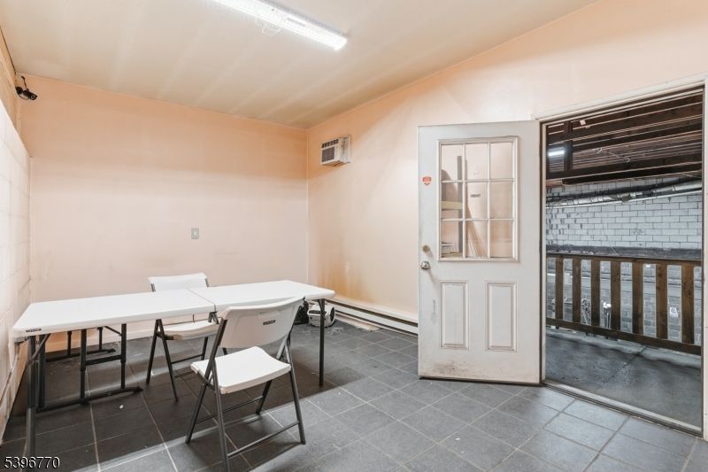 Dining room, Interior