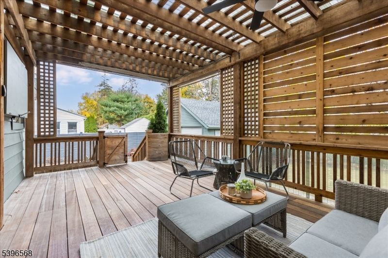 Exterior, Wood Texture Flooring