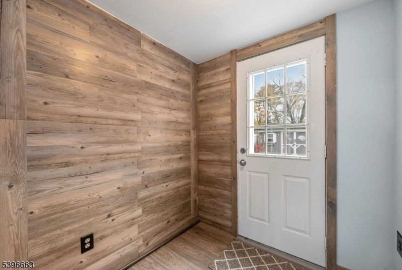 Empty room, Interior, Wood Texture Flooring, Wooden Walls