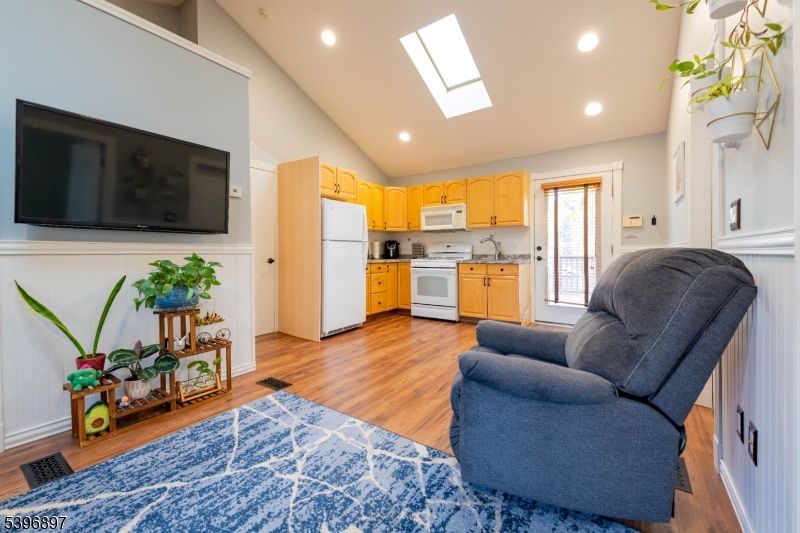 Interior, Kitchen, Living room, Recessed Lighting, Wood Texture Flooring