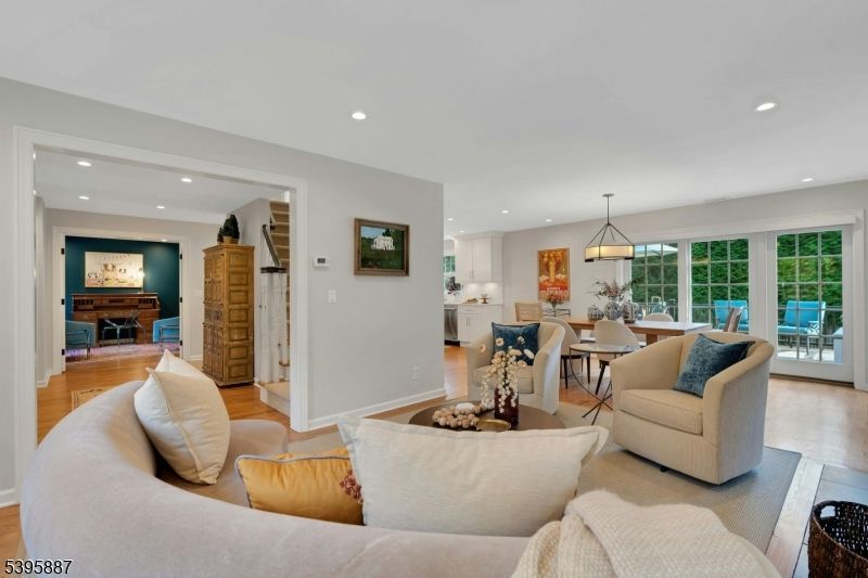 Dining room, Interior, Living room, Pendant Lights, Recessed Lighting, Wood Texture Flooring