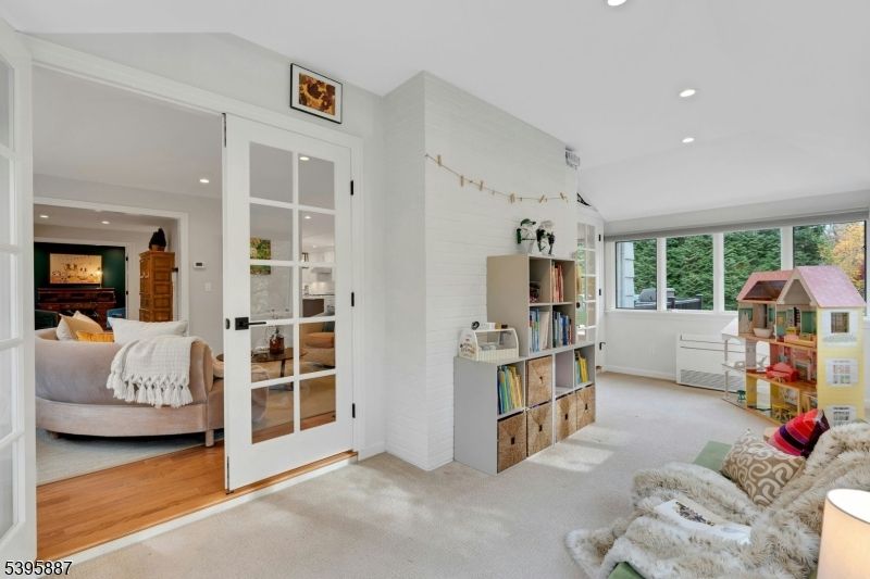 Bedroom, Interior, Living room, Recessed Lighting, Wood Texture Flooring