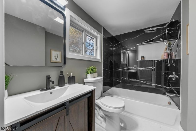 Bathroom, Interior, Marble Walls