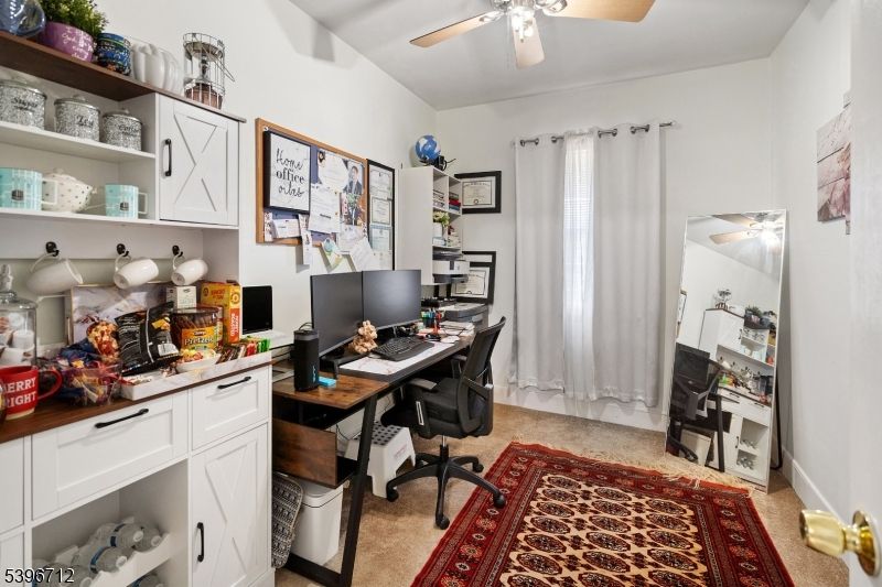 Home Office, Interior