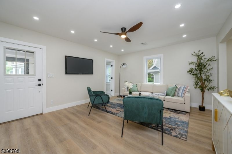Interior, Living room, Recessed Lighting, Wood Texture Flooring