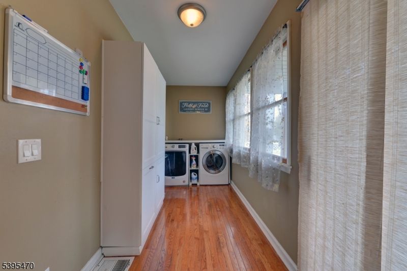 Interior, Washer, Wood Texture Flooring