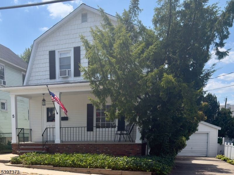 Detached Garage, Exterior, Facade, Queen Anne Victorian