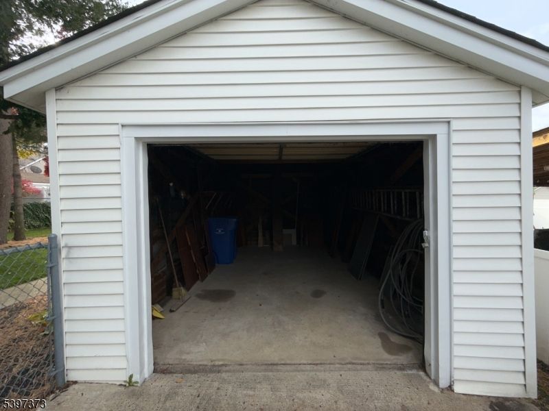 Detached Garage, Exterior