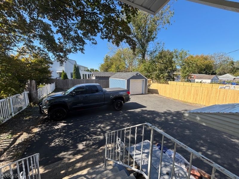 Detached Garage, Exterior
