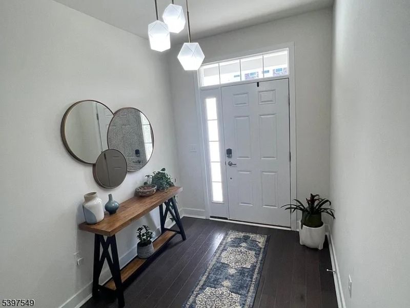 Interior, Pendant Lights, Wood Texture Flooring