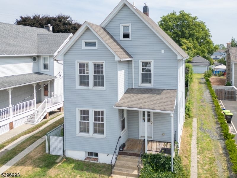 Exterior, Facade, Farmhouse