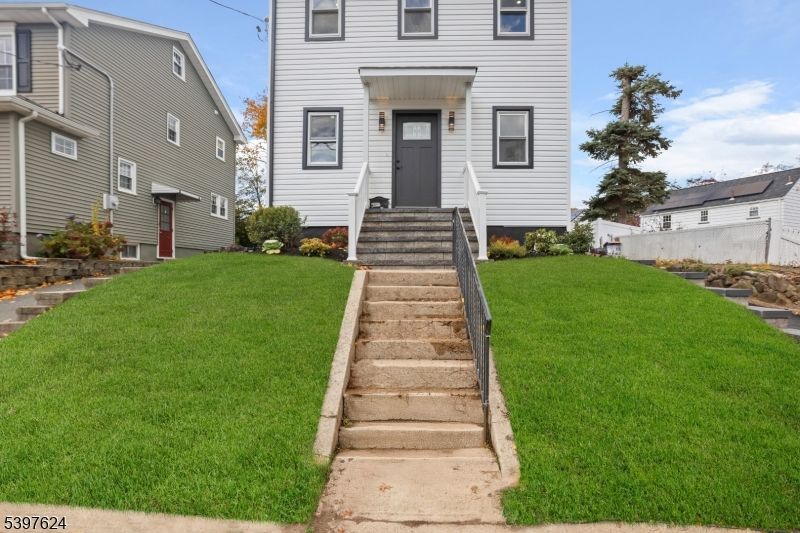 Exterior, Facade, Georgian