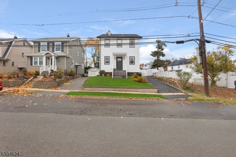 Exterior, Facade, Georgian