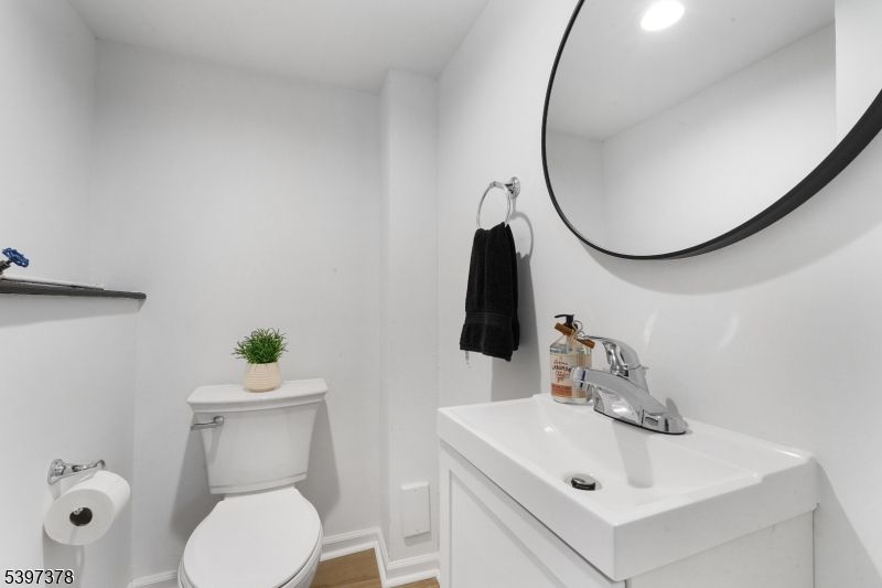 Bathroom, Interior, Recessed Lighting, Wood Texture Flooring