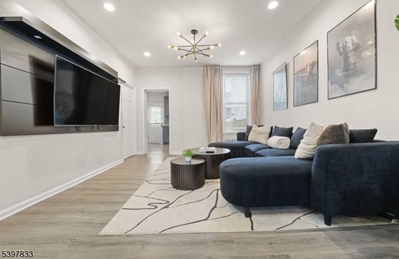 Interior, Living room, Pendant Lights, Recessed Lighting, Wood Texture Flooring
