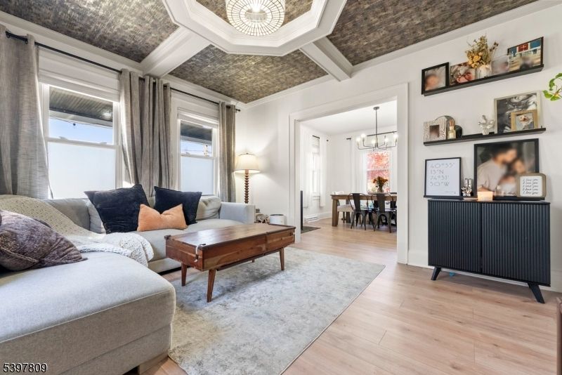 Chandelier, Dining room, Interior, Living room, Pendant Lights, Wood Texture Flooring
